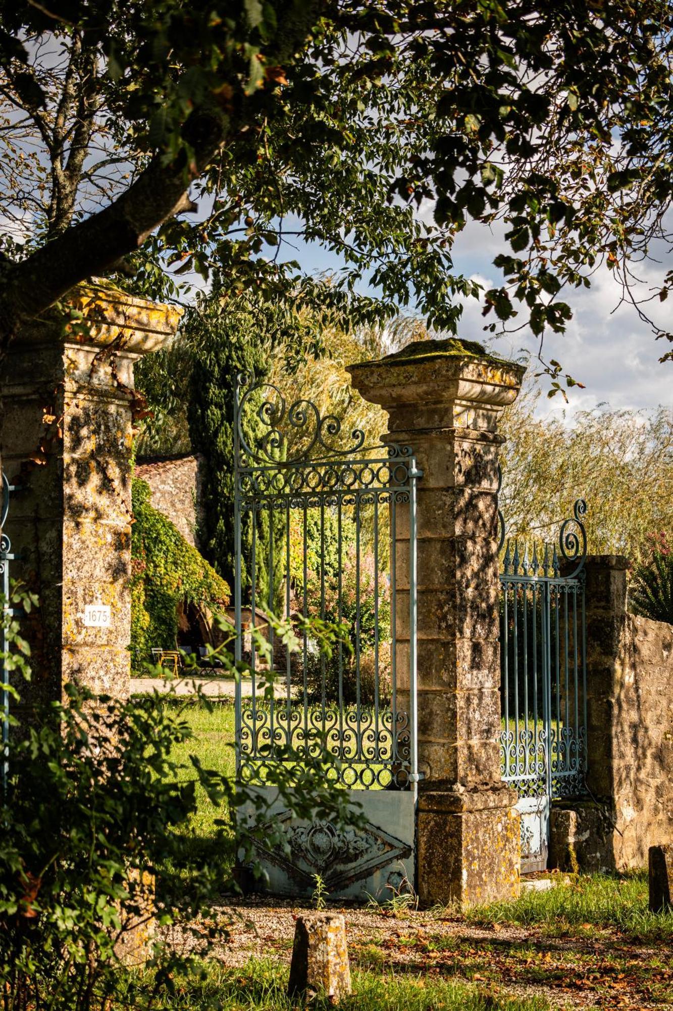 Chateau La Gineste - Castle And Vineyard Duravel Zewnętrze zdjęcie